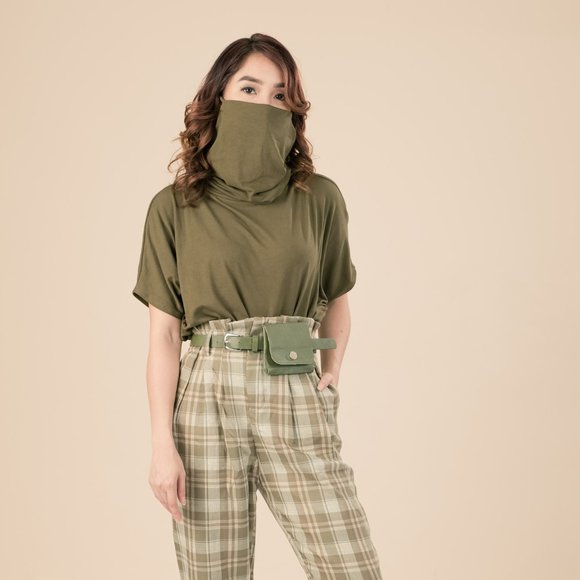 Women shirt with mask attached - Picture 5 of 7